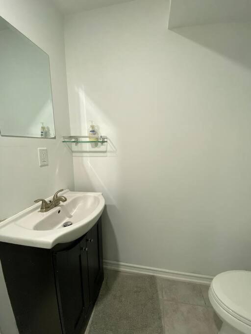 Adorable Quiet Open Concept Private Studio Suite Ajax Exterior photo